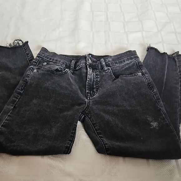 GAP Black Ankle Cropped Jeans with Frayed Hem - Picture 15 of 16